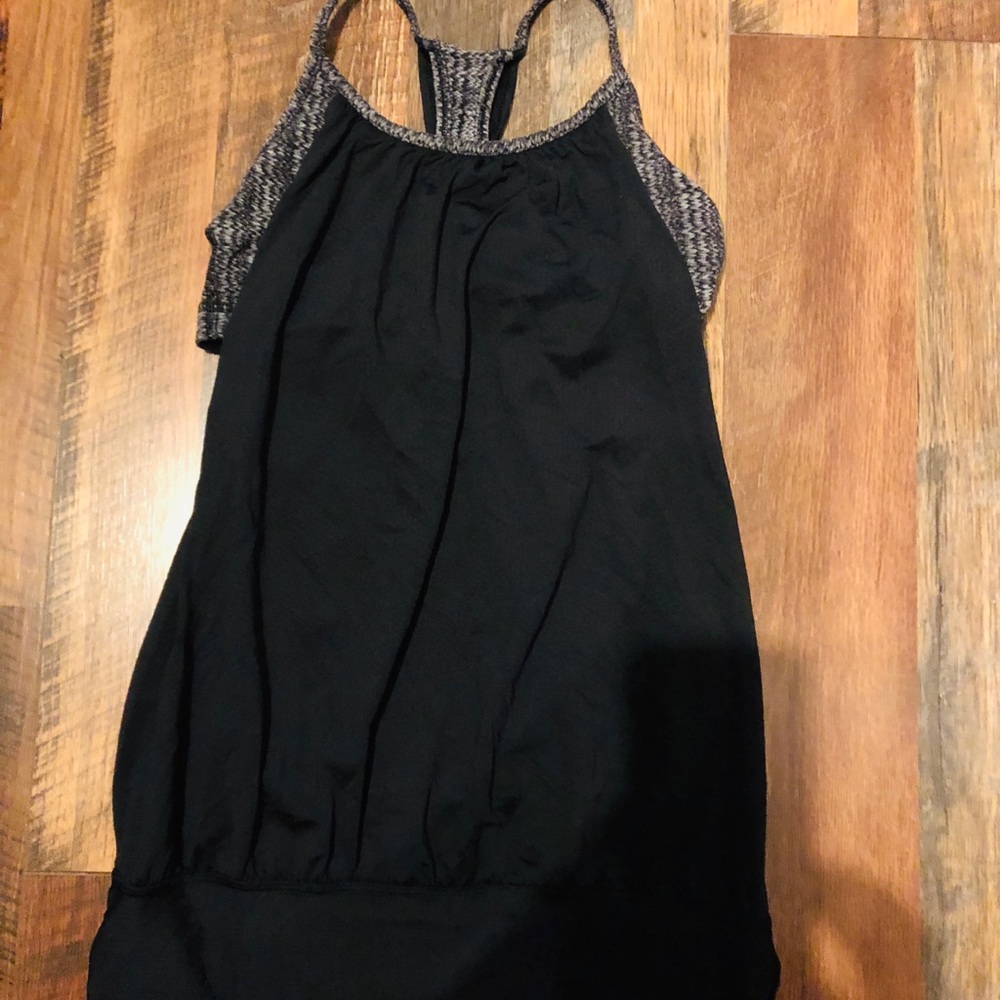 LULULEMON top